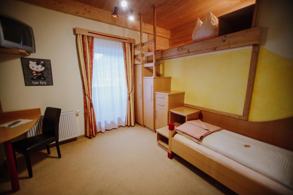 Hotel Garni Zerza Tröpolach Eksteriør bilde