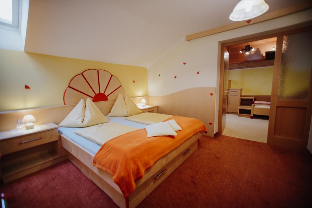 Hotel Garni Zerza Tröpolach Eksteriør bilde