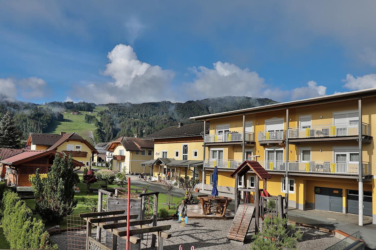 Hotel Garni Zerza Tröpolach Eksteriør bilde